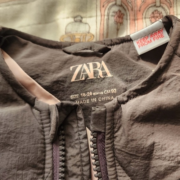 Zara Toddler Quilted Puffer Vest - Picture 2 of 3